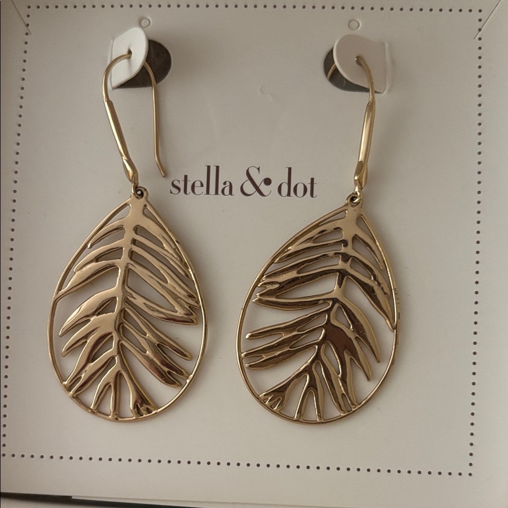 Stella & Dot Goldtone Earrings  - 
NWT NIP - Picture 2 of 8